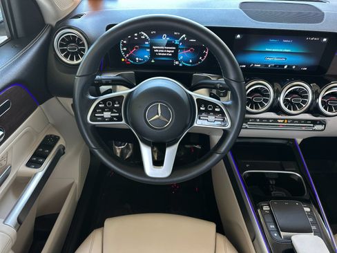 Used 2022 Mercedes-Benz GLB 250 4MATIC image 13