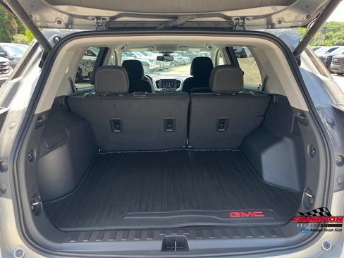Used 2024 GMC Terrain SLE w/ Driver Convenience Package AWD/4WD image 13