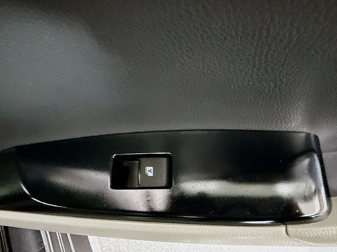 Used 2020 Toyota Camry LE image 30