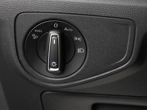 Used 2023 Volkswagen Atlas SE image 17