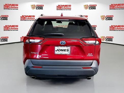 Certified 2021 Toyota RAV4 XLE Premium AWD/4WD image 16