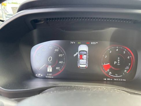 Used 2022 Volvo XC40 T5 R-Design w/ Advanced Package AWD/4WD image 18