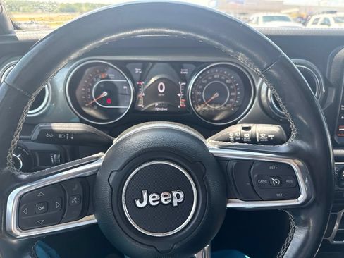 Used 2023 Jeep Wrangler Unlimited Sahara w/ Cold Weather Group AWD/4WD image 16