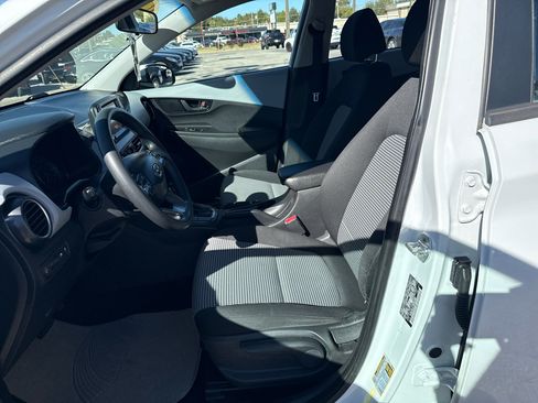 Used 2021 Hyundai Kona SE image 9