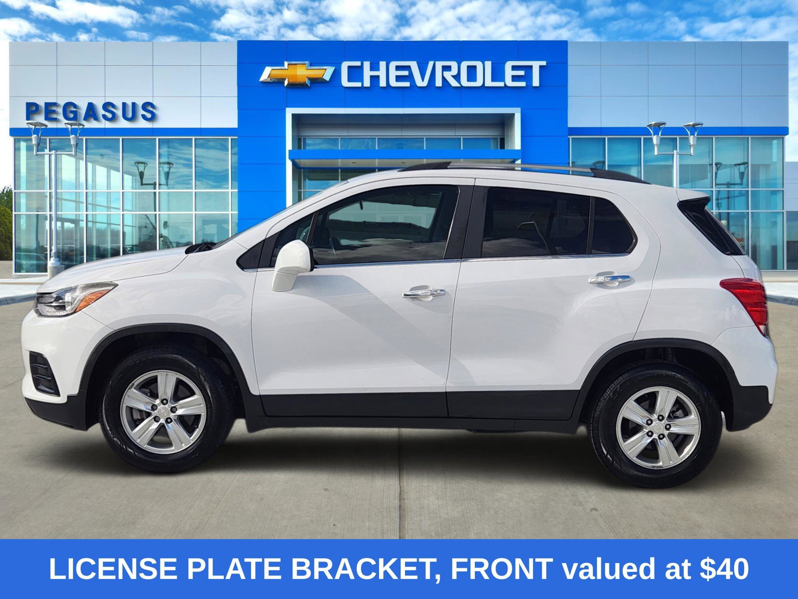 Used 2018 Chevrolet Trax LT w/ LT Convenience Package AWD/4WD image 3