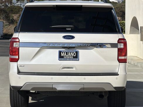 Used 2018 Ford Expedition XLT w/ Equipment Group 202A RWD image 5