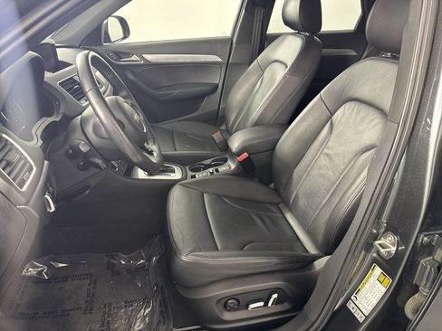 Used 2018 Audi Q3 2.0T Premium AWD/4WD image 2