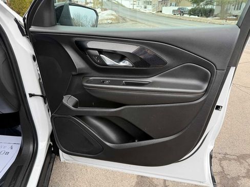 Used 2023 GMC Terrain AT4 image 38