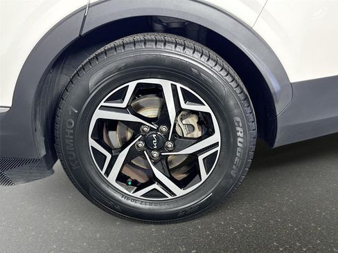 Used 2023 Kia Sportage LX FWD image 29