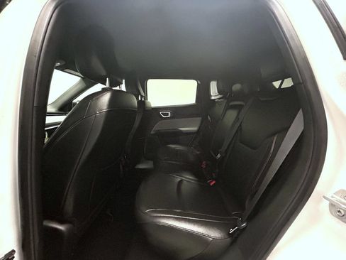 Used 2024 Jeep Compass Latitude AWD/4WD image 19