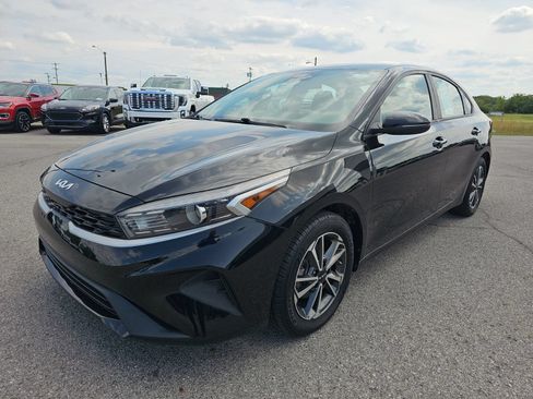Used 2022 Kia Forte LXS w/ LXS Technology Package FWD image 7