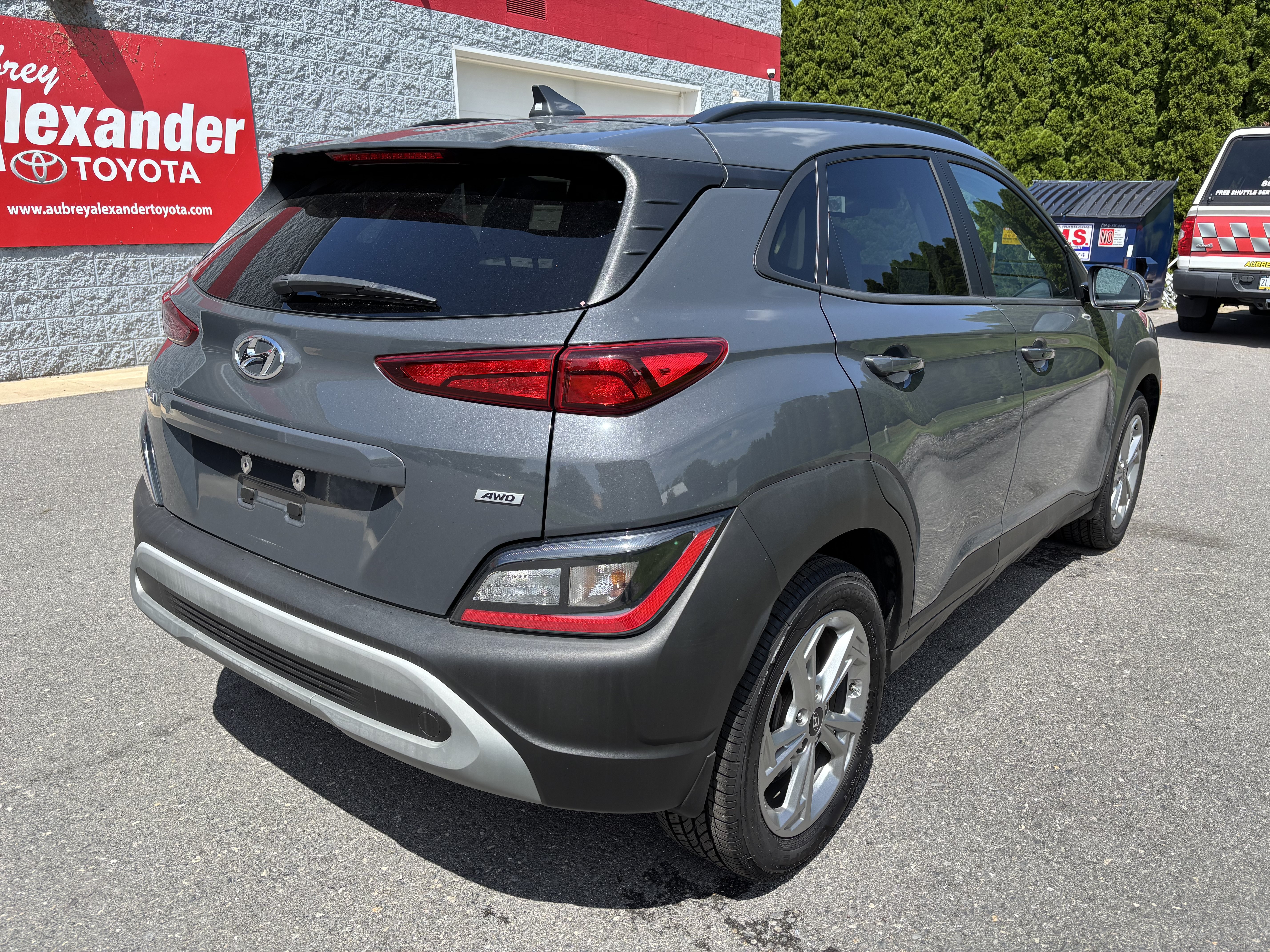 Used 2023 Hyundai Kona SEL AWD/4WD image 3