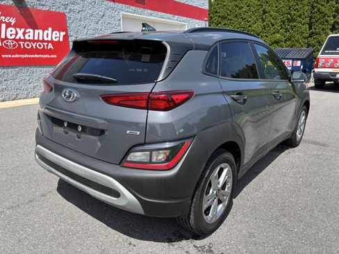 Used 2023 Hyundai Kona SEL AWD/4WD image 3
