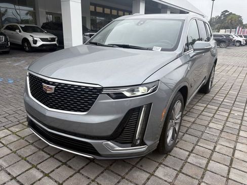 Certified 2025 Cadillac XT6 Premium Luxury image 2