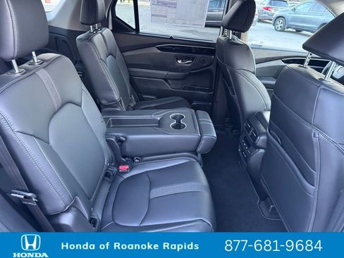New 2025 Honda Pilot EX-L image 30