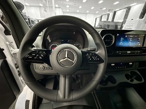 Certified 2025 Mercedes-Benz Sprinter 2500 image 22