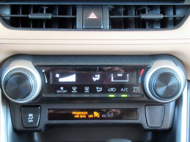 Used 2021 Toyota RAV4 LE FWD image 25