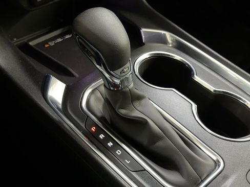 Used 2023 Chevrolet Traverse LT image 17