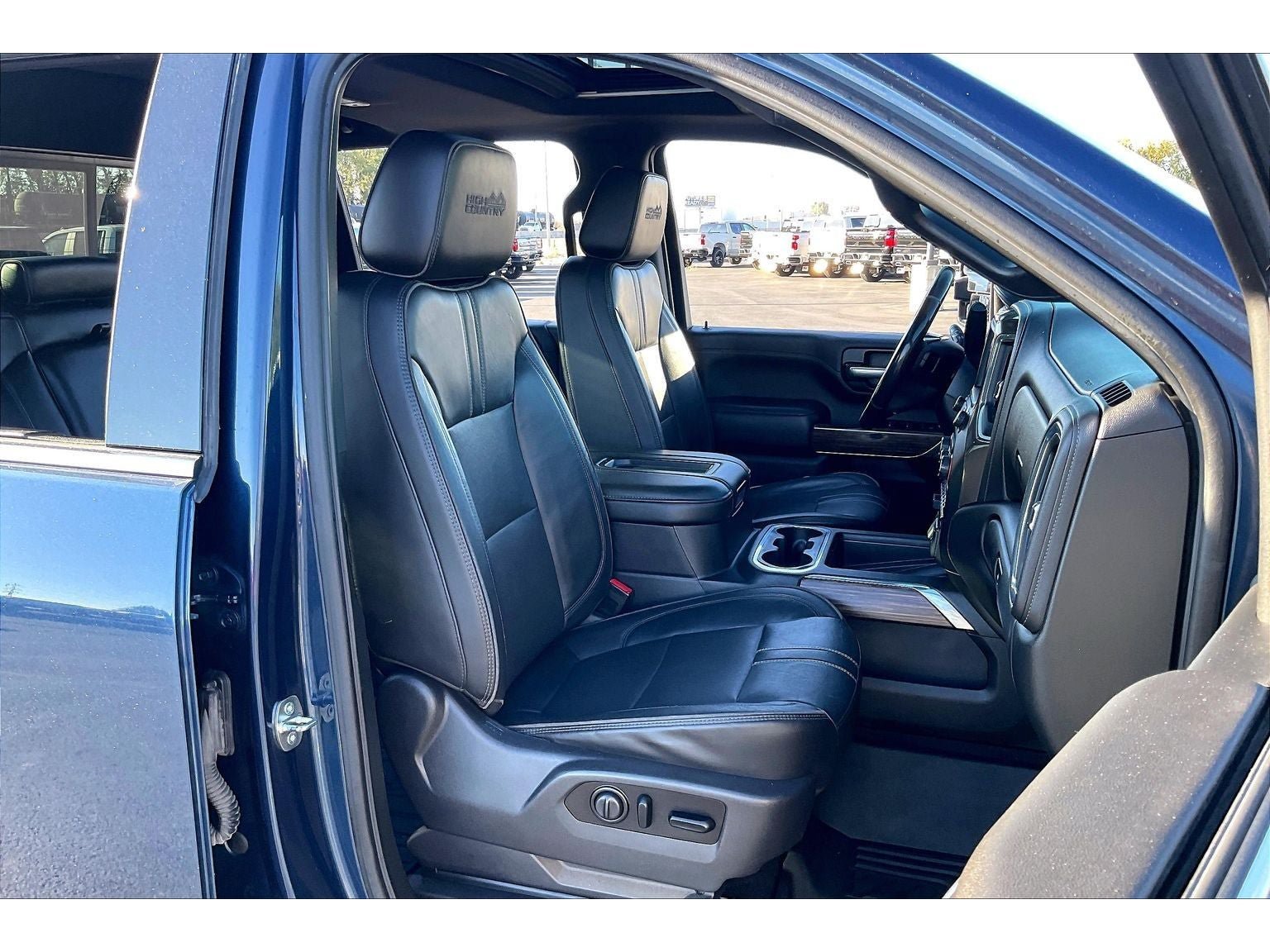 Used 2020 Chevrolet Silverado 3500 High Country w/ LPO, Hitch Package AWD/4WD image 8