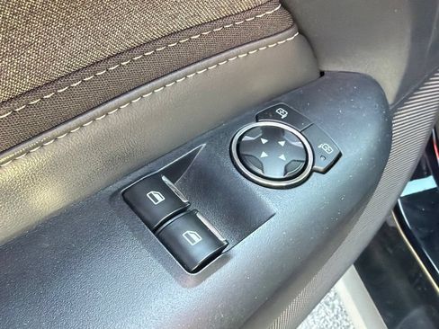 Used 2025 Ford Mustang Coupe RWD image 13
