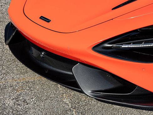Used 2021 McLaren 765LT image 9
