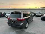 Used 2017 Toyota Sienna XLE image 5