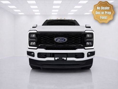 Used 2023 Ford F250 Lariat w/ Lariat Ultimate Package AWD/4WD image 3