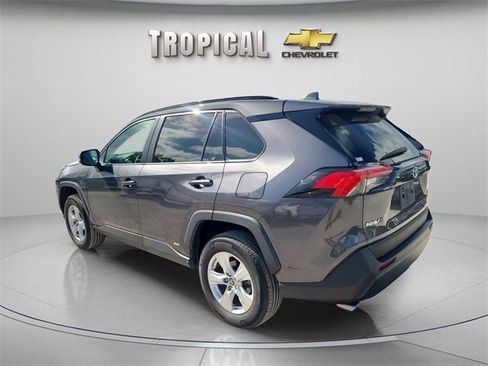 Used 2021 Toyota RAV4 XLE w/ Convenience Package image 3