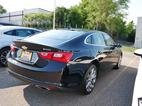 Used 2017 Chevrolet Malibu Premier w/ Premier Sun and Wheel Package FWD image 5