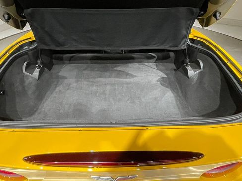 Used 2005 Chevrolet Corvette Coupe w/ Preferred Equipment Group RWD image 21