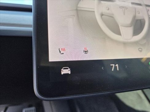 Used 2021 Tesla Model 3 Standard Range Plus image 12