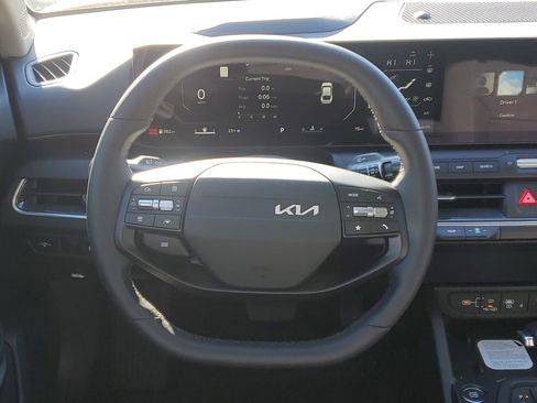 New 2025 Kia K4 EX image 17
