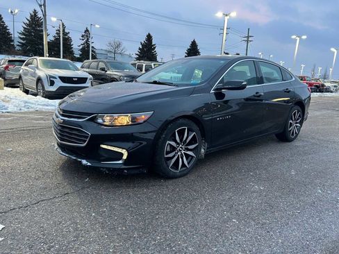 Used 2018 Chevrolet Malibu LT image 1