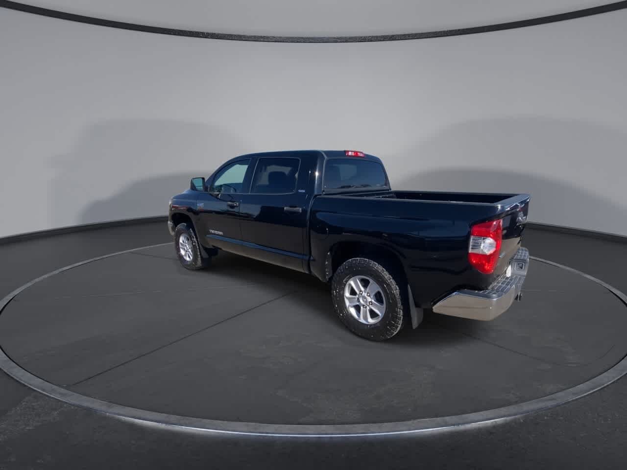 Used 2018 Toyota Tundra SR5 w/ SR5 Upgrade Package AWD/4WD image 7