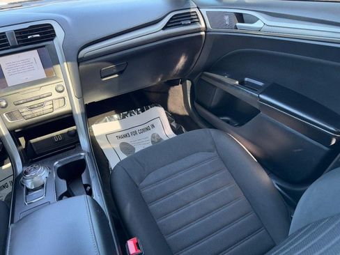 Used 2020 Ford Fusion SE AWD/4WD image 18