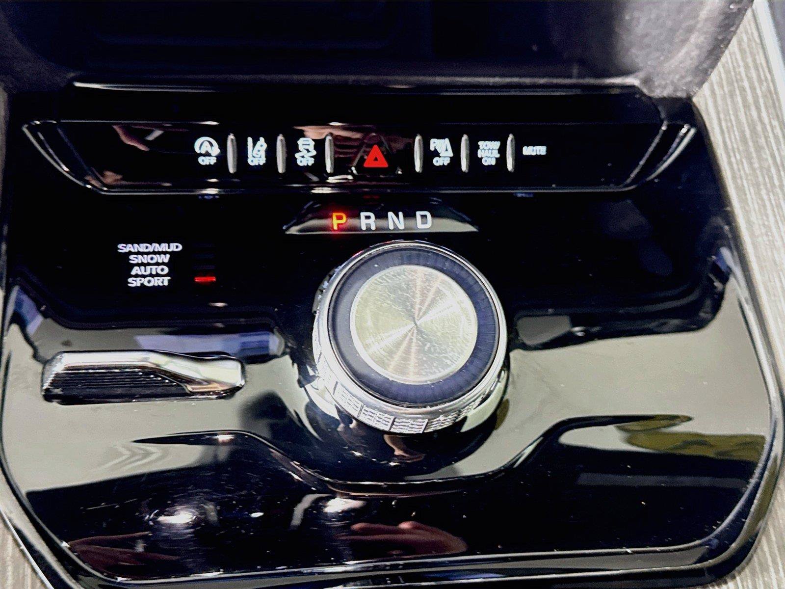 Used 2024 Jeep Wagoneer Series II AWD/4WD image 15