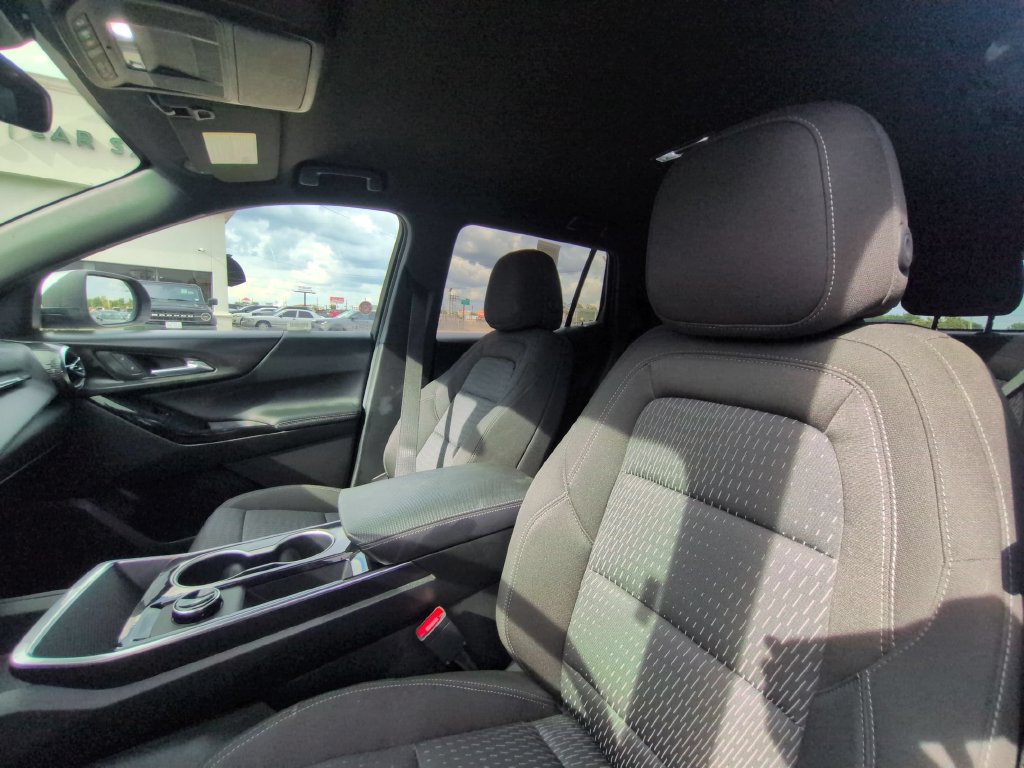 Used 2026 Chevrolet Equinox LT AWD/4WD image 24
