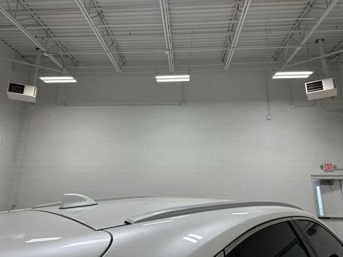 Used 2023 Toyota Venza XLE image 26