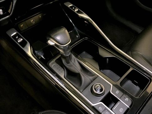 Certified 2023 Kia Sorento SX image 17