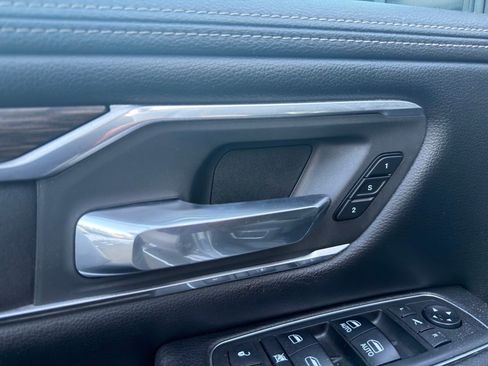 Used 2019 RAM 1500 Laramie image 12