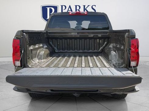 Used 2023 Chevrolet Colorado W/T RWD image 19