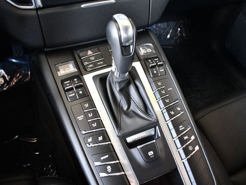 Used 2018 Porsche Macan image 51