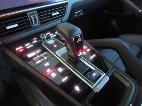 Used 2023 Porsche Cayenne image 66