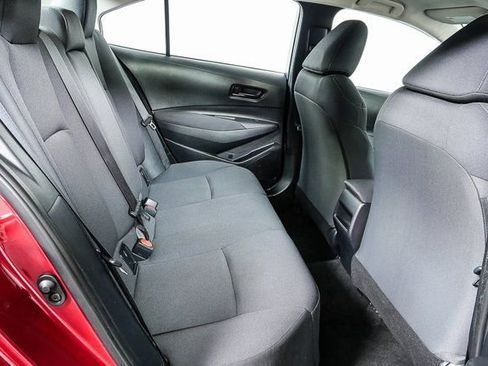 Used 2022 Toyota Corolla LE image 18