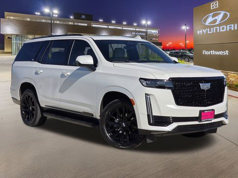 Used 2022 Cadillac Escalade Sport w/ LPO, ONYX Package image 3