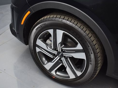 Certified 2023 Kia Sorento EX image 27