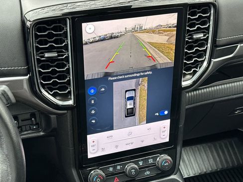 Certified 2024 Ford Ranger Lariat w/ FX4 Off-Road Package image 18