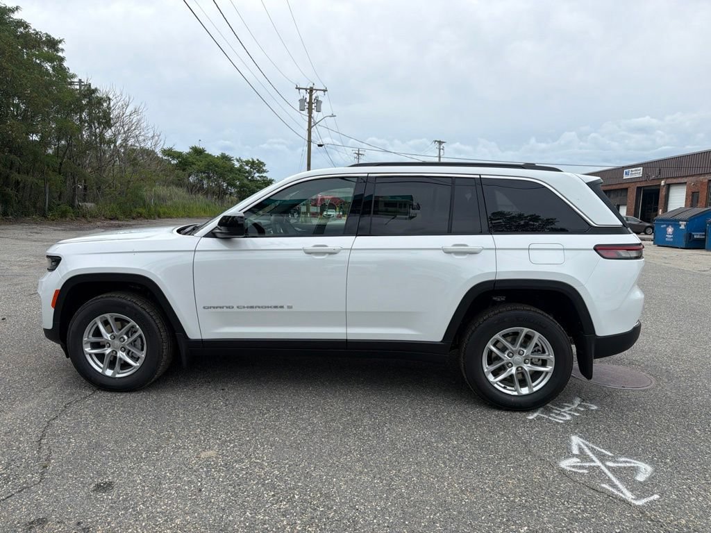 New 2026 Jeep Grand Cherokee Laredo X AWD/4WD image 2