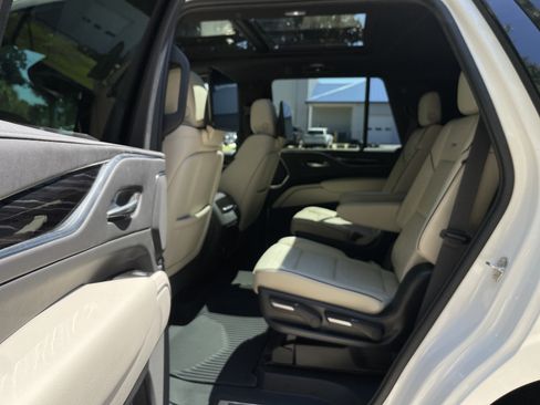 Used 2021 Cadillac Escalade Sport w/ Driver Assist Tech Package AWD/4WD image 31