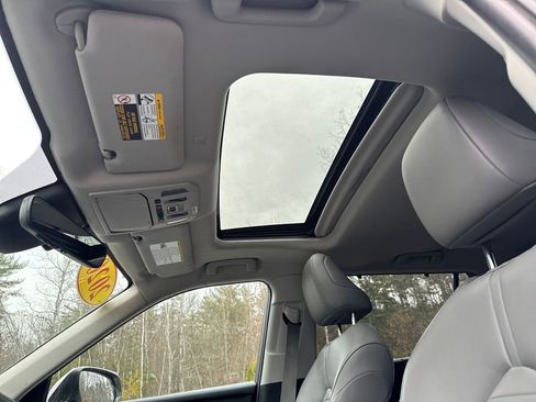 Used 2020 Toyota Highlander XLE image 43